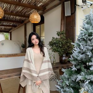 Women's Wool Knit Cape Shawl 2025 New Autumn Winter Scarf Coat Dual-Use