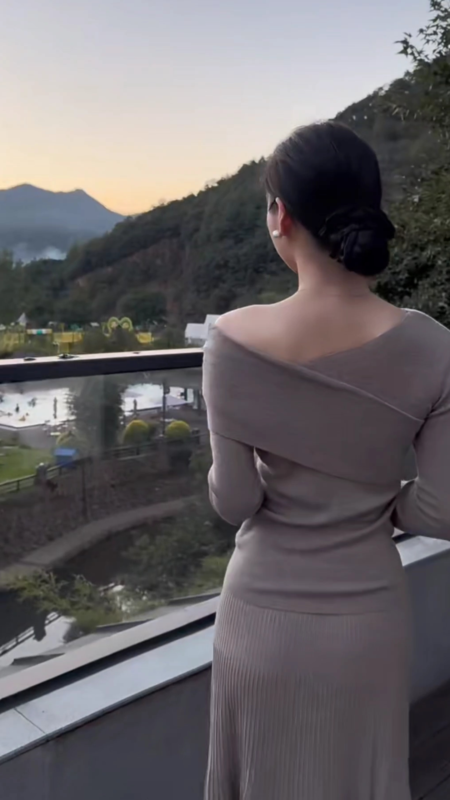Elegant Korean Style Long Sleeve Gray Knit Dress Women 2025 New - Image 3
