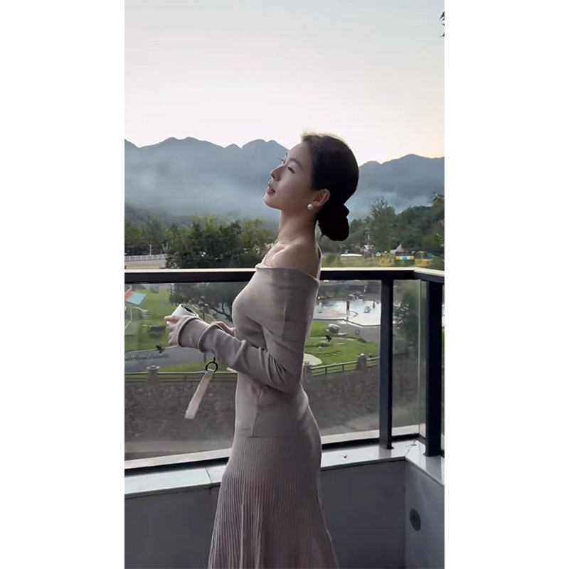 Elegant Korean Style Long Sleeve Gray Knit Dress Women 2025 New - Image 5